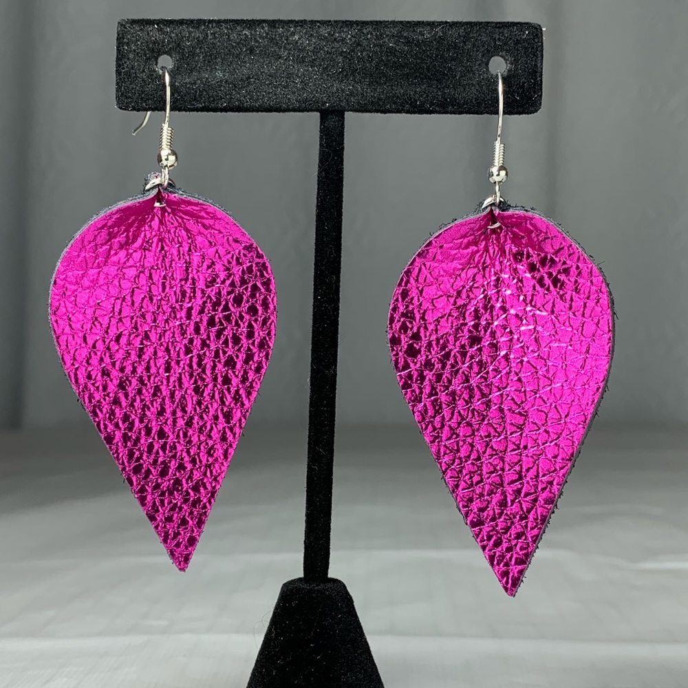 Boho Dark Metallic Pink Leather Leaf Earrings - Picture 3 of 4